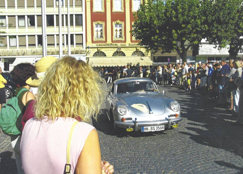 Porsche 356 auf dem Heilbronner Marktplatz
