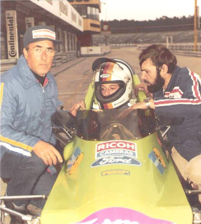 Foto HTS: - v. l. Erich Hofmann, Peter Hofmann, Techniker Franz Meier (A) Foto HTS: - v. l. Erich Hofmann, Peter Hofmann, Techniker Franz Meier (A)